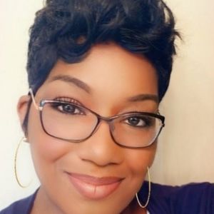 Meet your Posher, Latanya